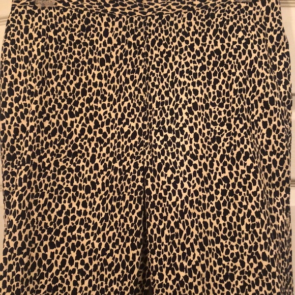 Alfred Dunner size 14 Pull-on Elastic Back Leopard Print Capris with Pockets - Picture 2 of 7